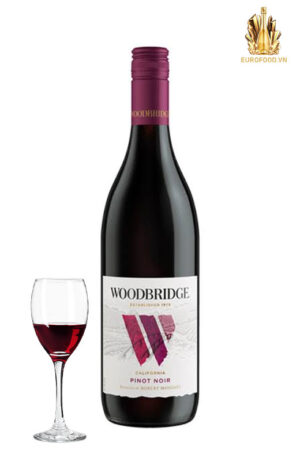 Woodbridge By Robert Mondavi Pinot Noir - phong cách hương vị đậm nét California